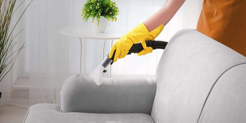 Dịch vụ giặt ghế sofa, thảm tại nhà bao gồm những bước nào?