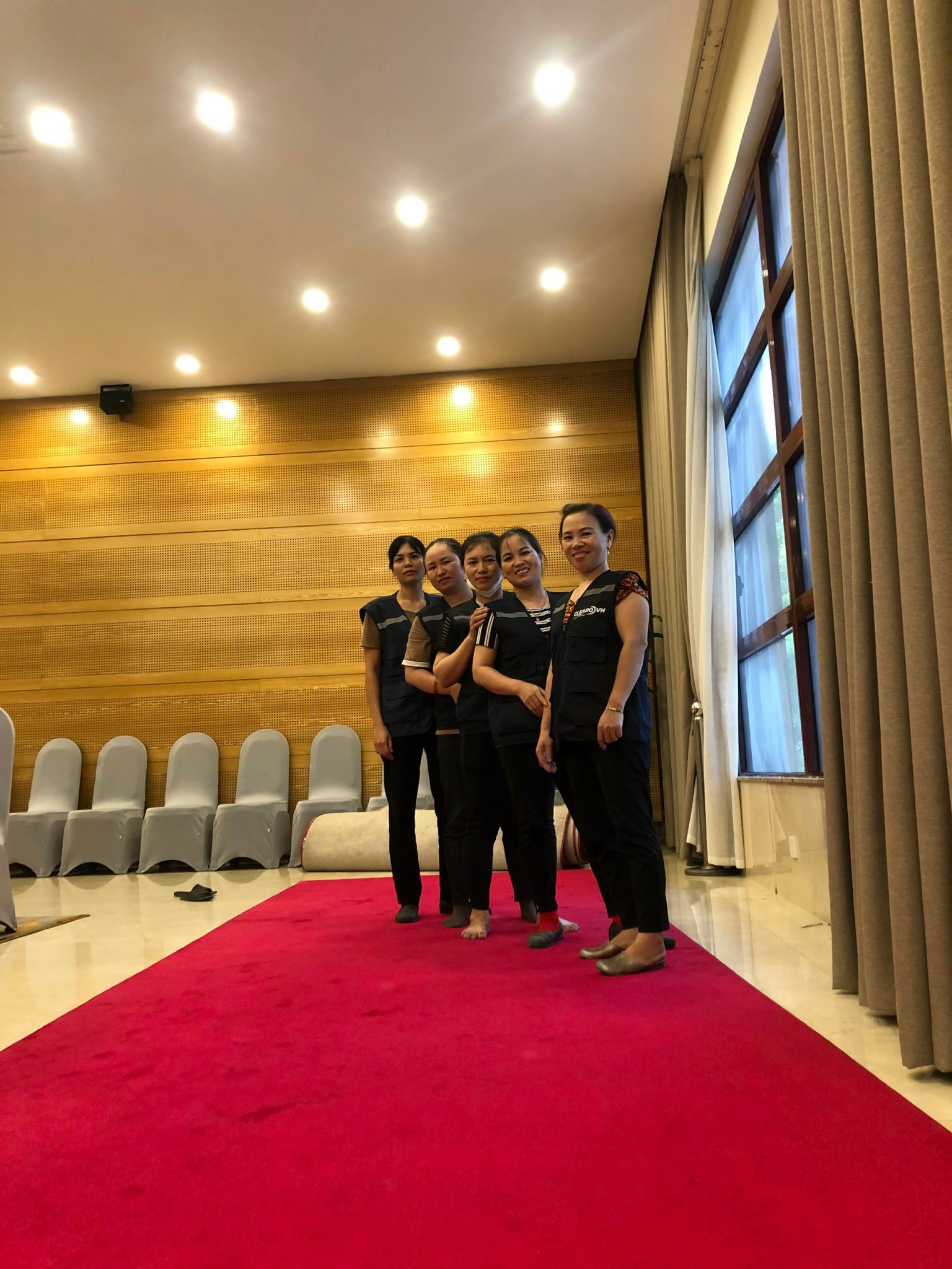 Tác động của việc giữ thảm văn phòng sạch đến môi trường làm việc